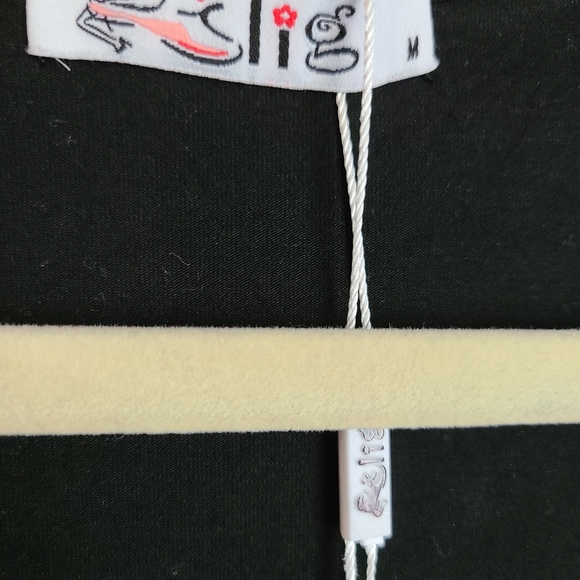 🦩3/$30 Black and Floral Wrap Midi Dress in Medium - Picture 4 of 5